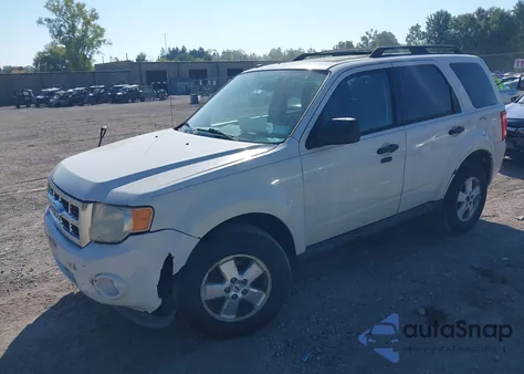 2010 Ford Escape Xlt z USA, uszkodzony, nr VIN 1FMCU0DG1AKA04732
